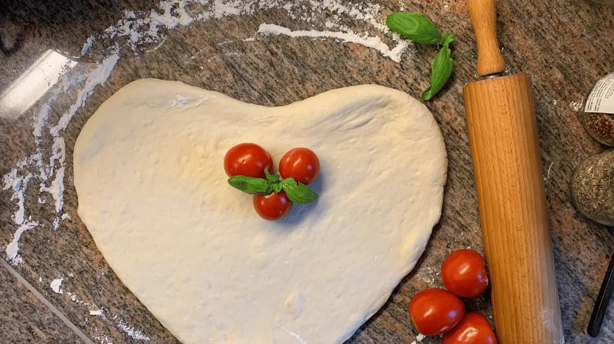 Hamur Yoğurma Makinesiyle Ev Yapımı Pizza Hamuru ve Pişirme İpuçları
