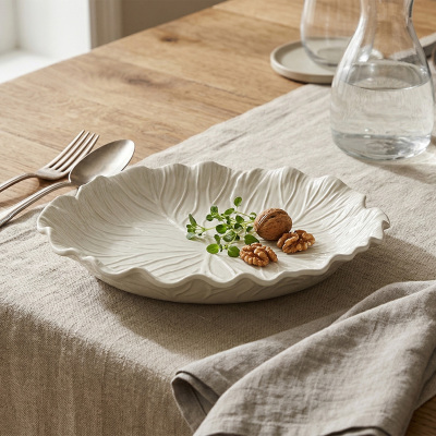 Lefora Porselen Yaprak Formlu 29 cm Servis Tabağı (1)