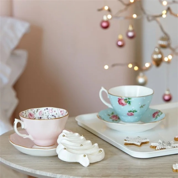 Royal Albert Rose Confetti Fine Bone Çay Fincanı 180 ml ve Tabağı Seti - 2