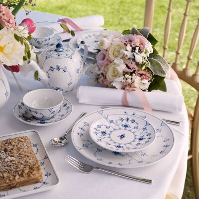 Royal Copenhagen Blue Fluted Plain Kare Tabak 20 cm (1)