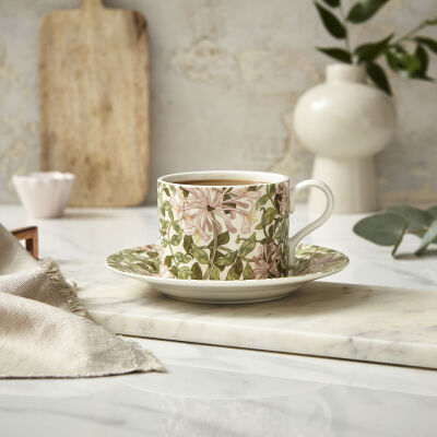Spode x Morris & Co. Honeysuckle Porselen Çay Fincanı ve Tabak - 3