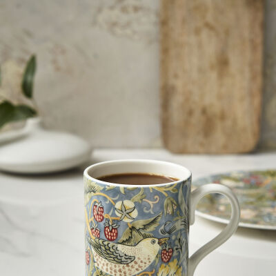 Spode x Morris & Co. Strawberry Thief Porselen Kupa 340 ml (1)