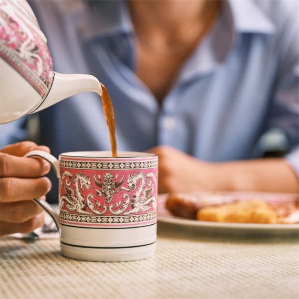 Wedgwood Florentine Fine Bone Fuchsia Çay Fincanı ve Tabağı 180 ml - 6