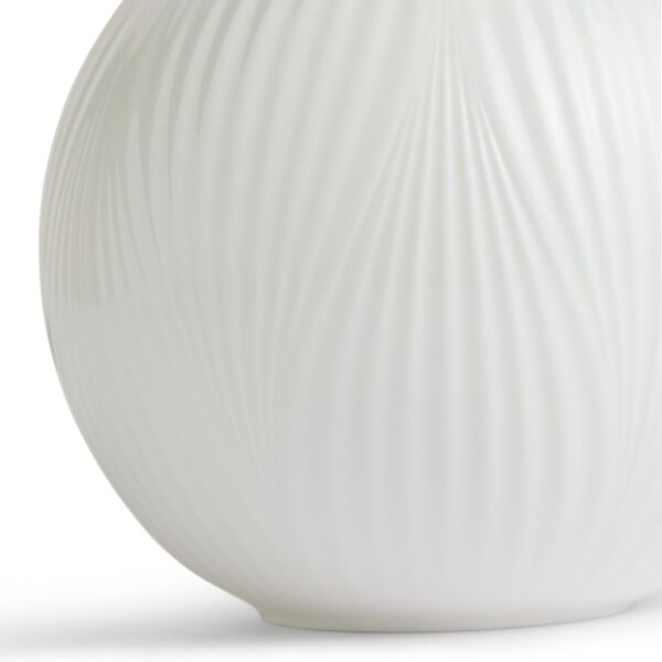 Wedgwood White Folia Fine Bone Küre Vazo 12.5 cm - 3
