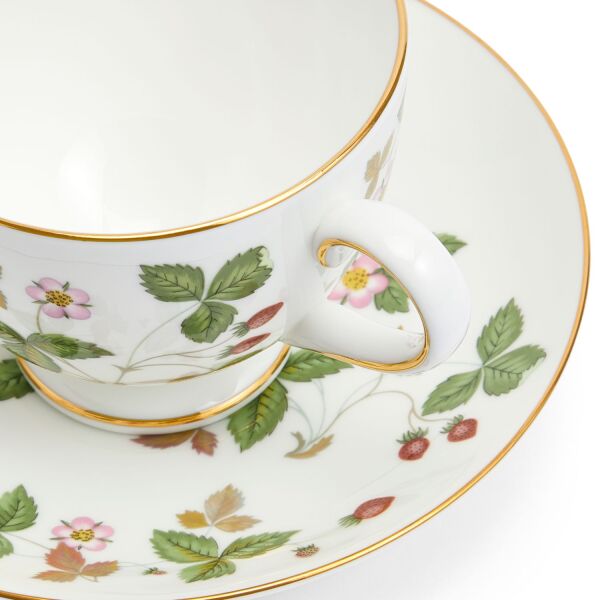 Wedgwood Wild Strawberry Fine Bone Çay Fincanı ve Tabağı 170 ml - 2