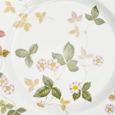 Wedgwood Wild Strawberry Fine Bone Servis Tabağı 27 cm - 4